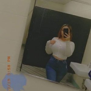 Meet your Posher, Julissa